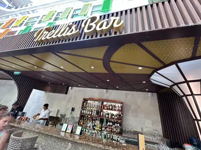 Trellis Bar