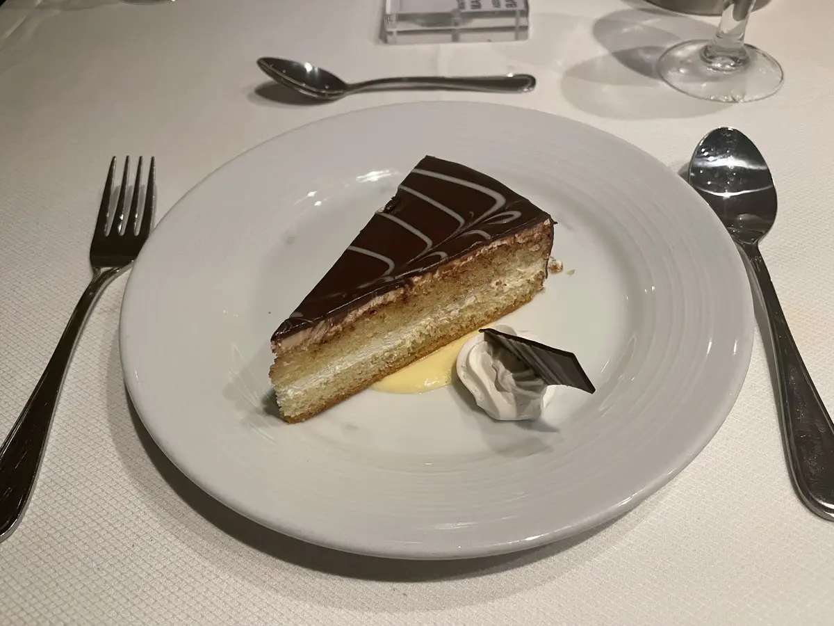 mdr-dining-food-boston-cream-pie mdr-dining-food-boston-cream-pie