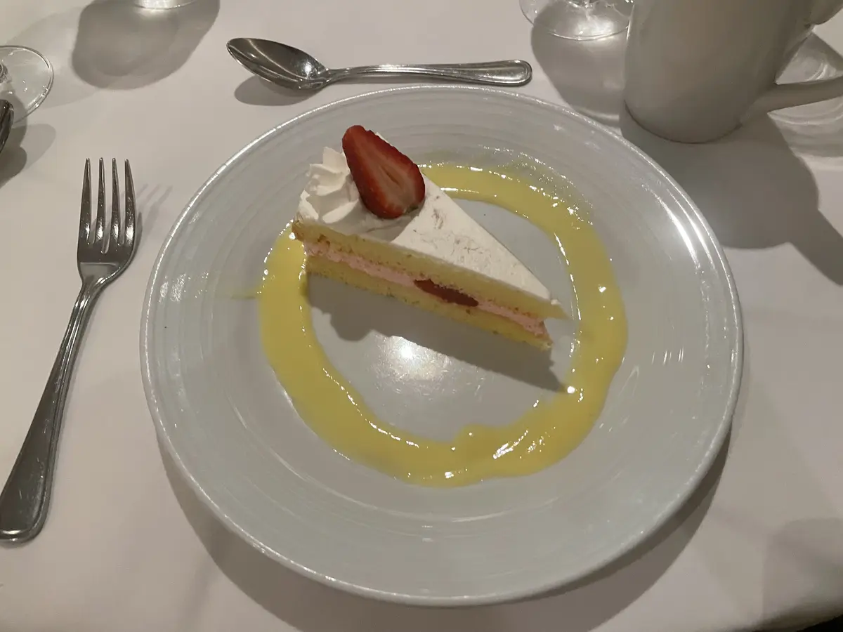 mdr-dining-food-strawberry-shortcake mdr-dining-food-strawberry-shortcake