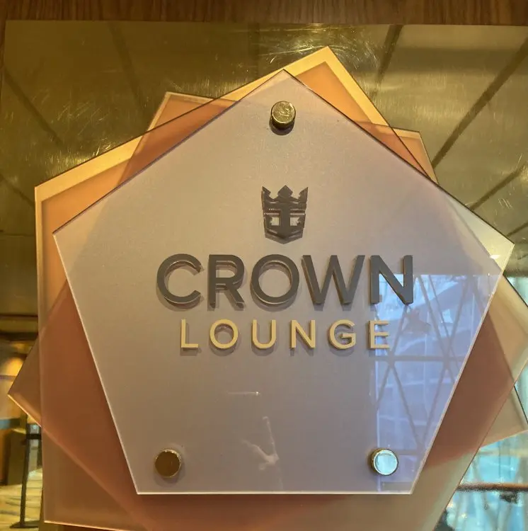 crown-lounge-3 crown-lounge-3
