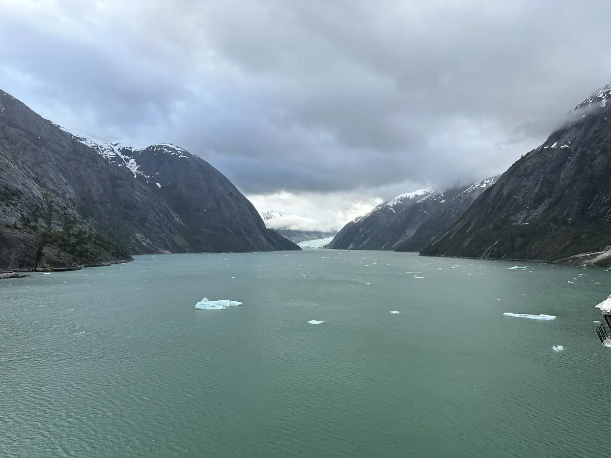 Dawes-Glacier-Alaska Dawes-Glacier-Alaska
