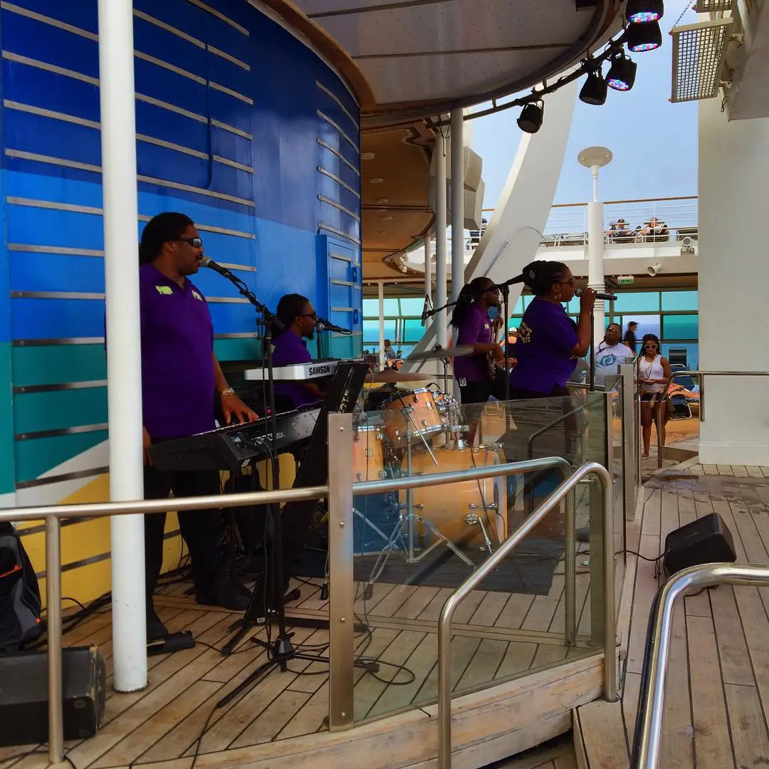Pool band