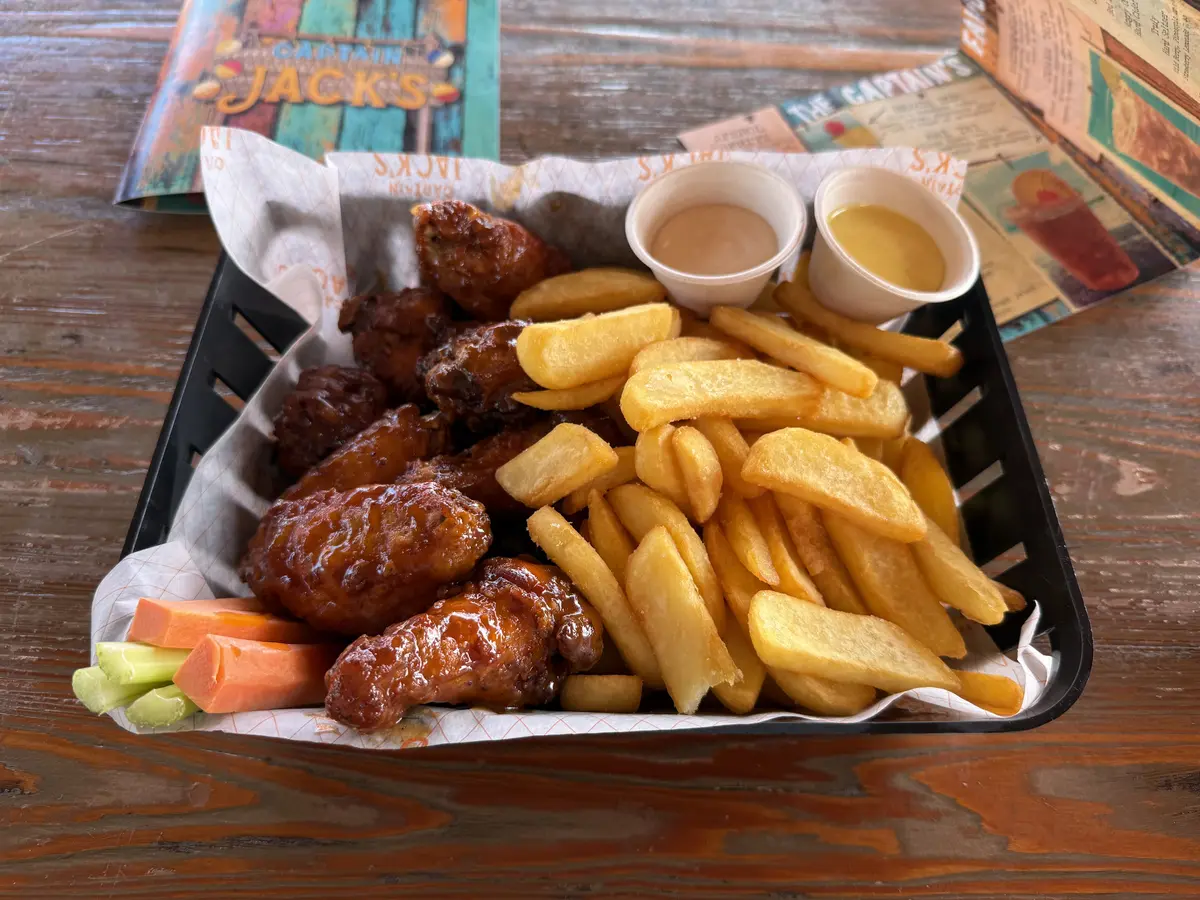 Captain-Jacks-CocoCay-Wings