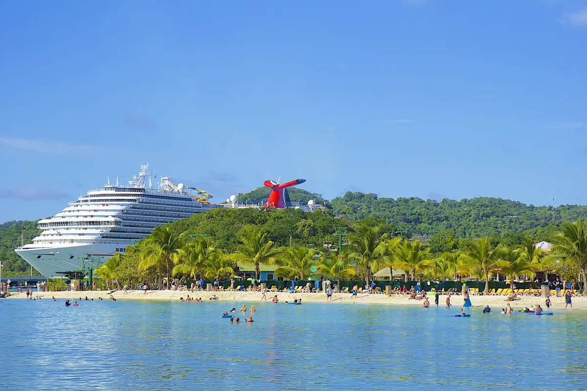 Mahogany-Bay-Honduras-Carnival