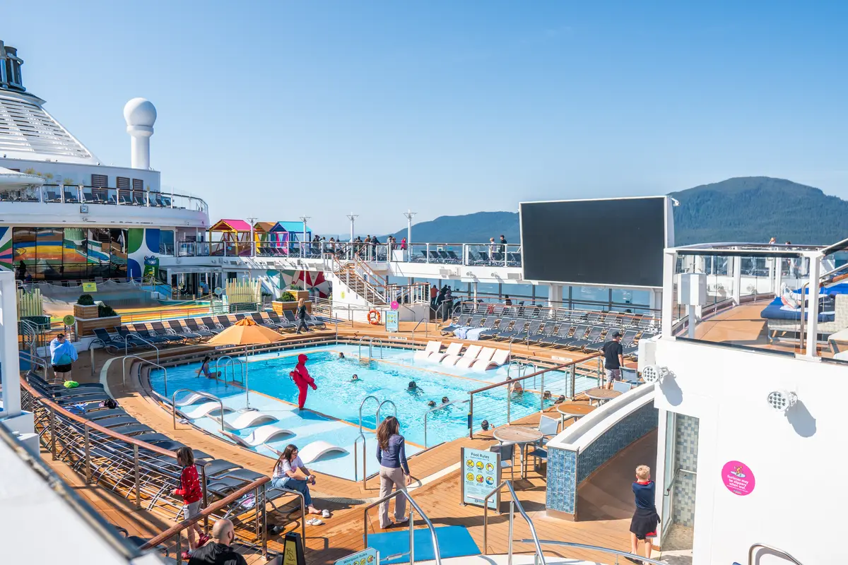 Pool deck on Anthem of the Seas