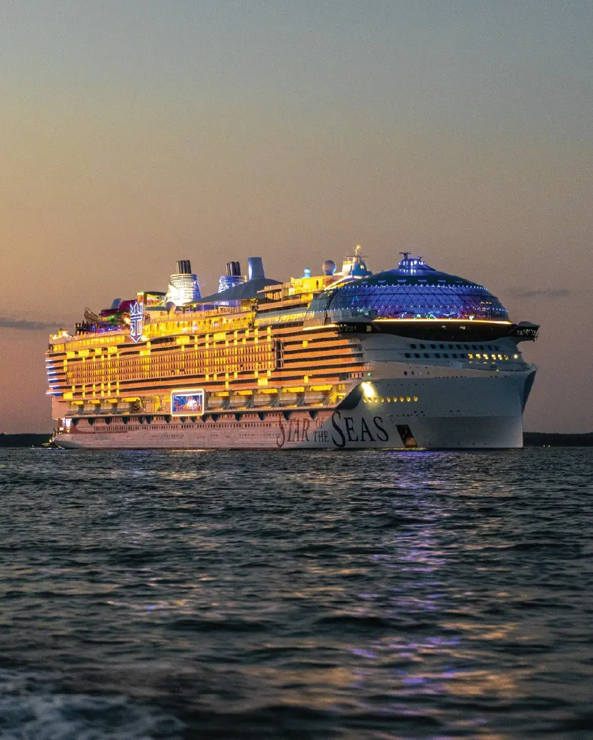 Star of the Seas departing