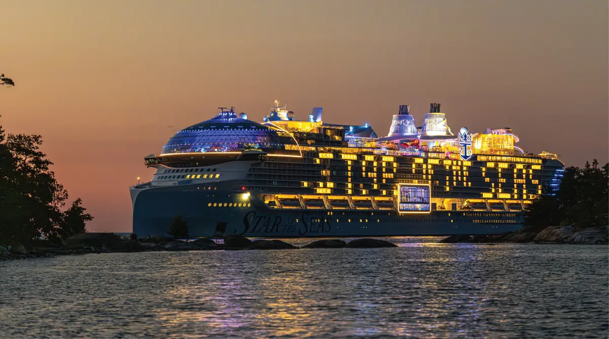 Star of the Seas leaving the shipyard