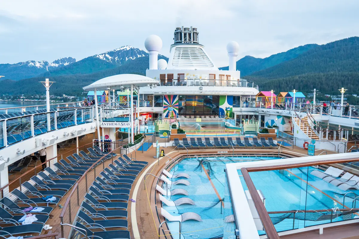 pool deck on Anthem of the Seas