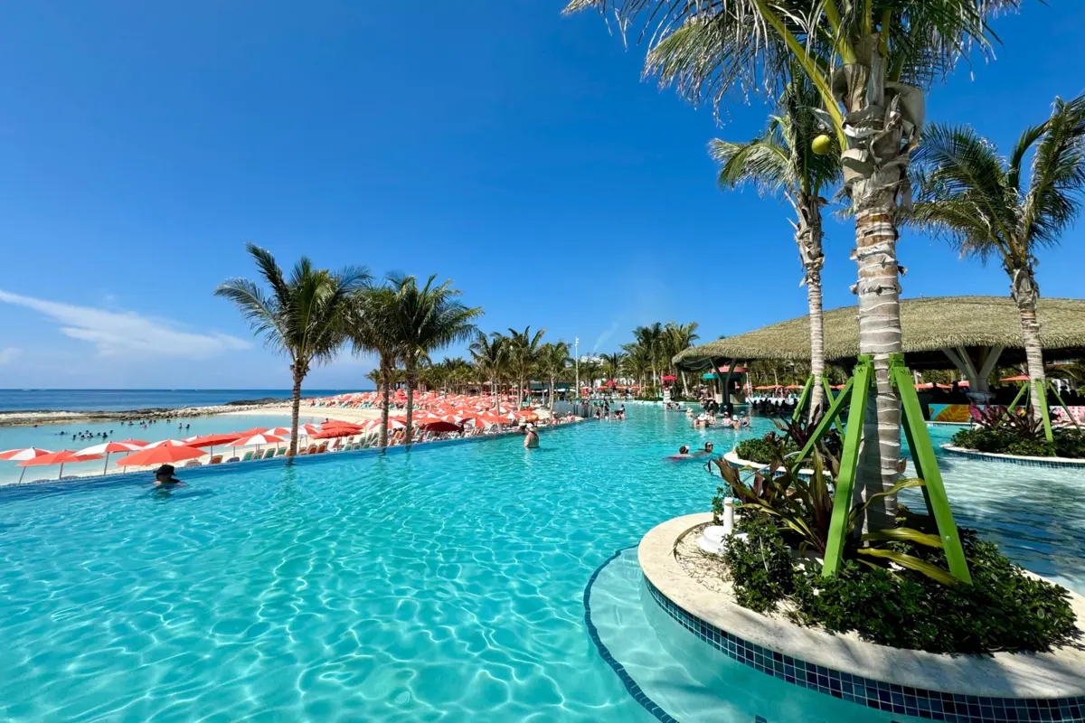 Hideaway Beach infinity pool