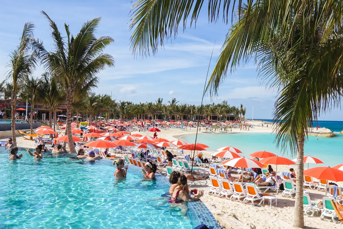 Hideaway Beach infinity pool