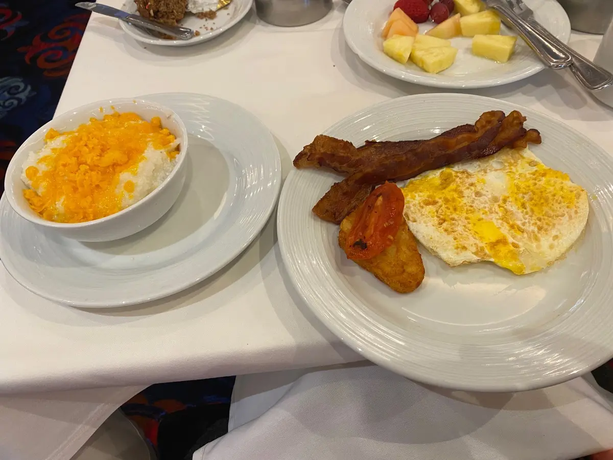 Breakfast in MDR