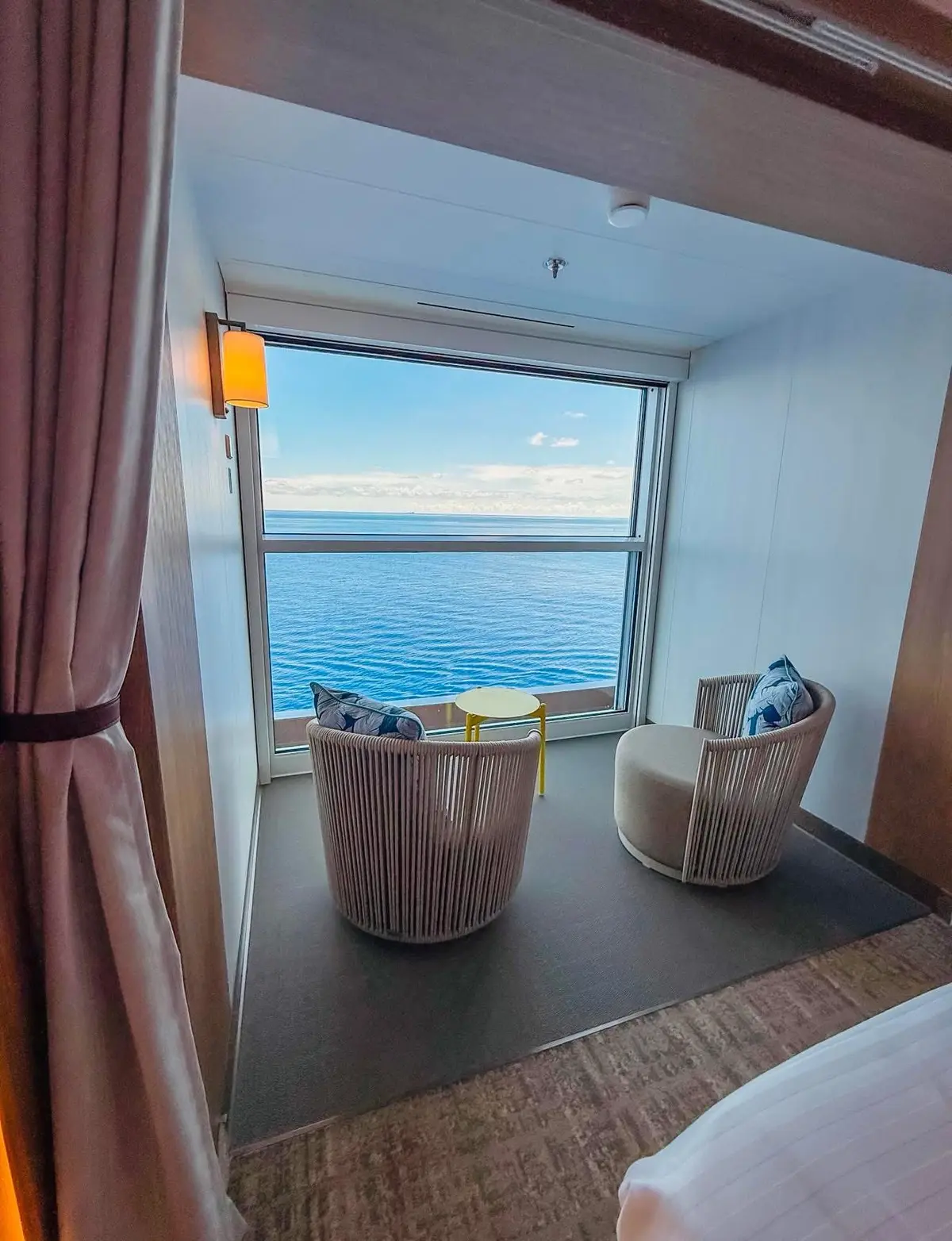 Chairs on infinite balcony
