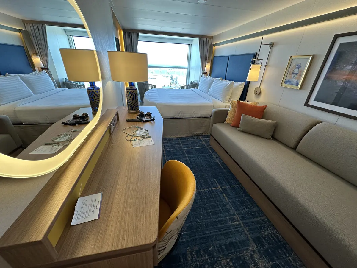 Infinite balcony cabin