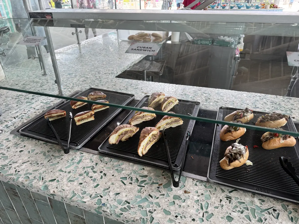 CocoCay-Buffet-14