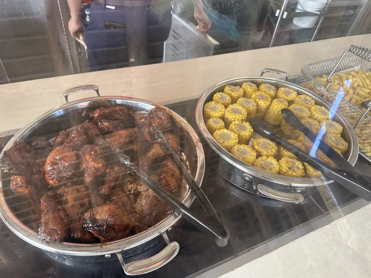 CocoCay-Buffet-18
