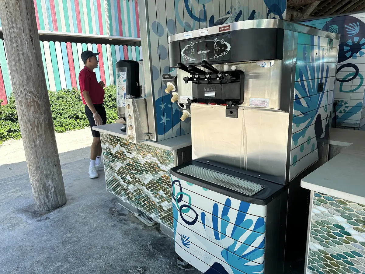 CocoCay-Buffet-23