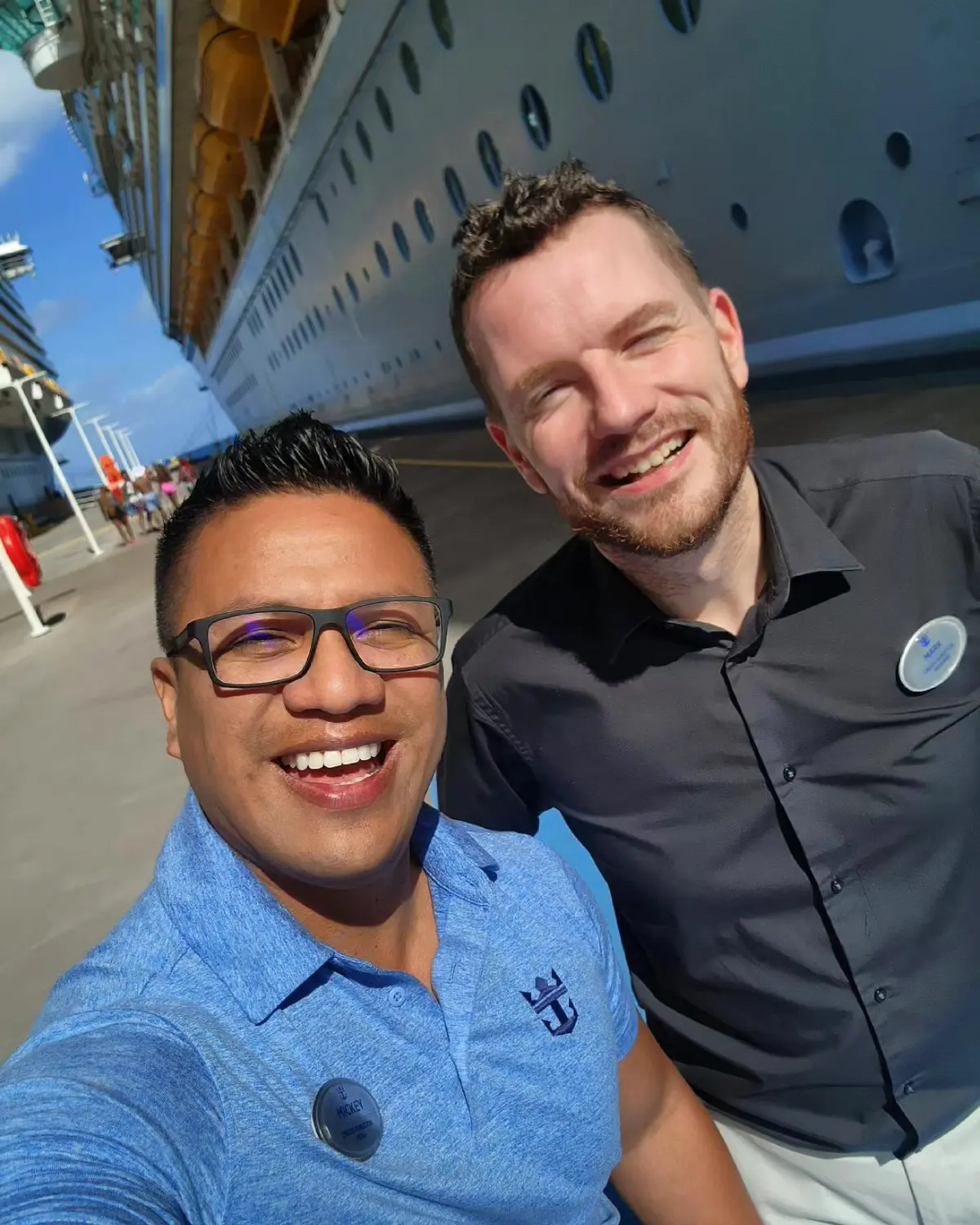 Mark-Rous-Cruise-Director-with-Crew