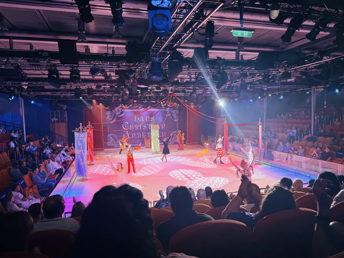 Oasis-Ice-Skating-Show-1 Oasis-Ice-Skating-Show-1