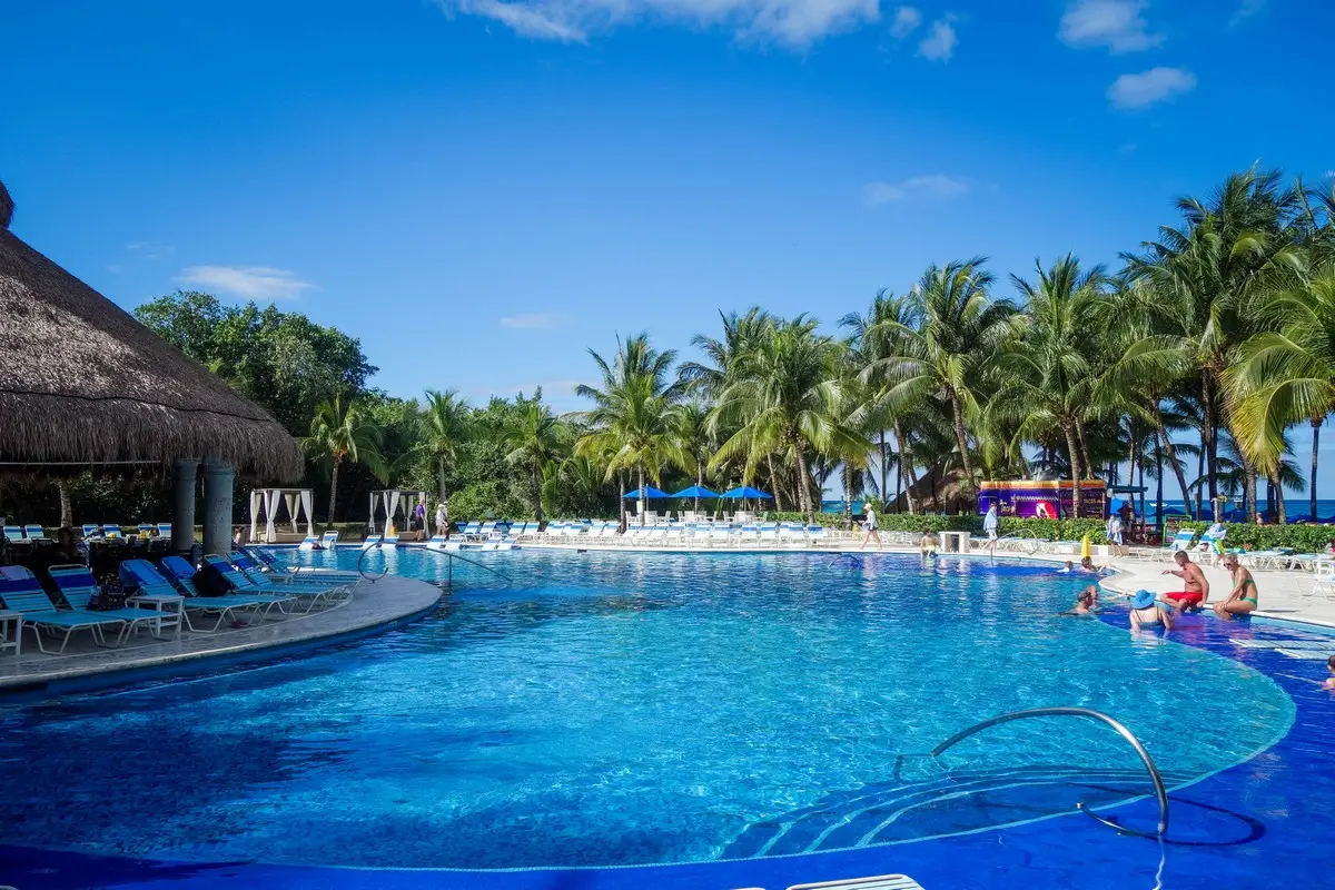 Paradise Beach pool