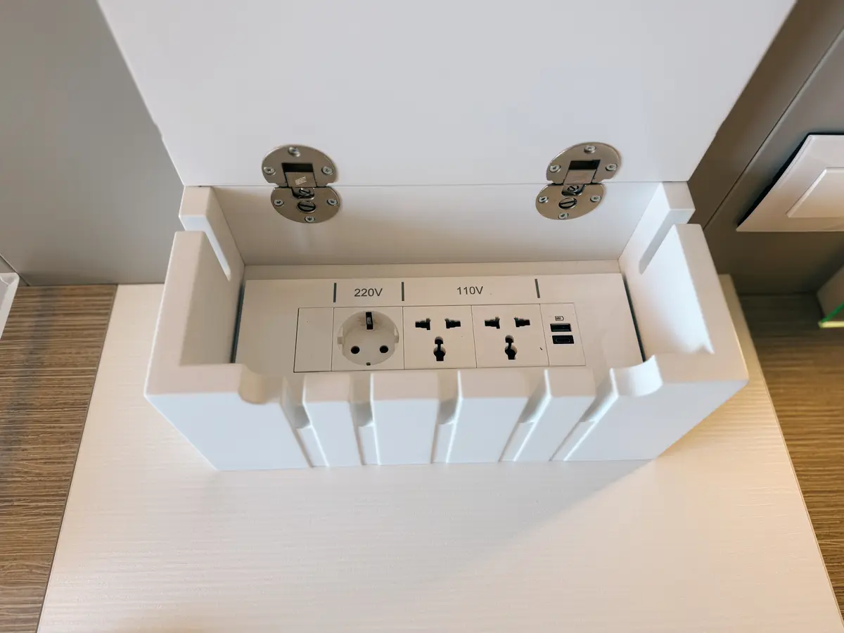 Celebrity-Xcel-Cabin-Outlets Celebrity-Xcel-Cabin-Outlets