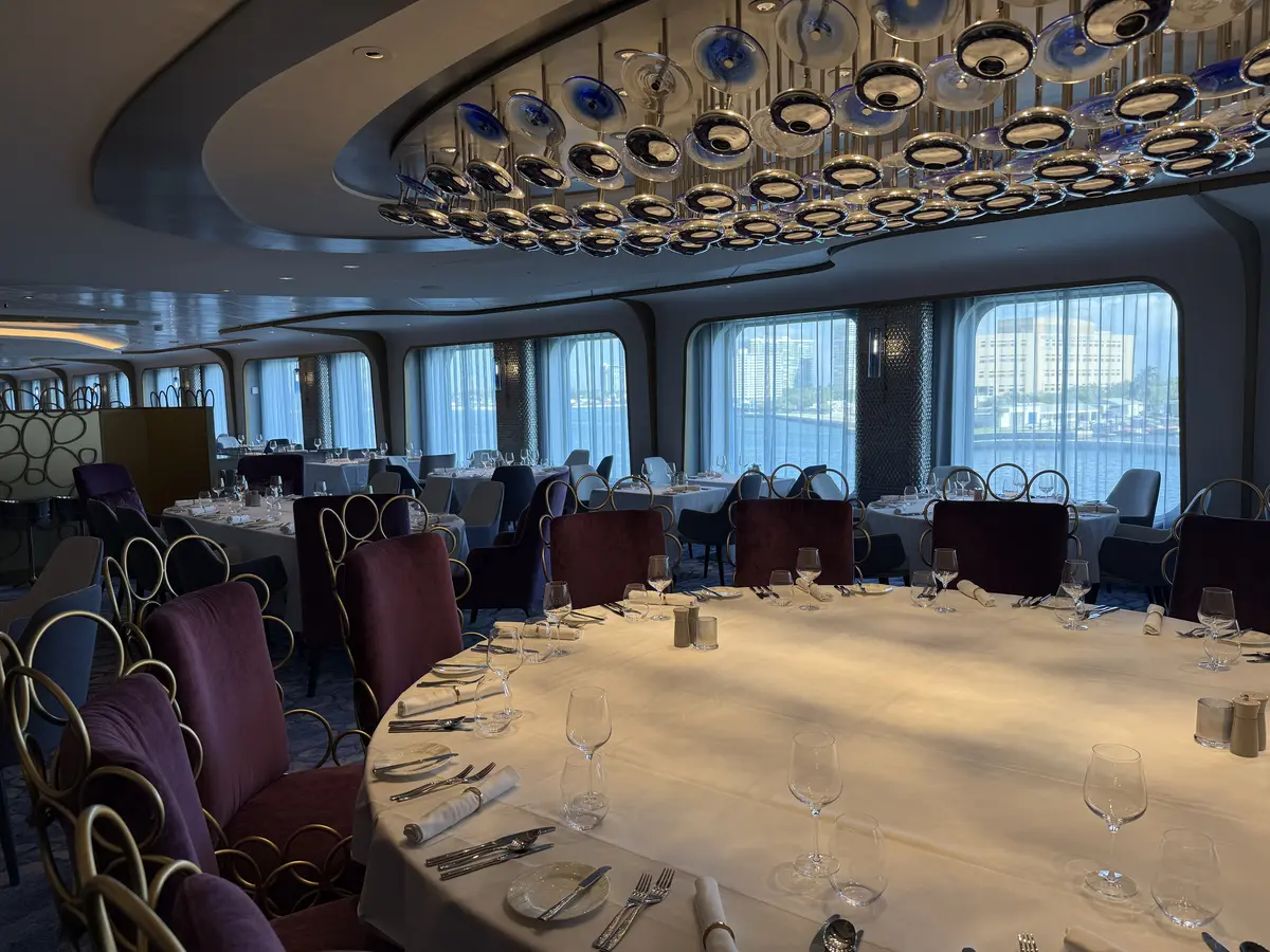 Celebrity-Xcel-Cosmopolitan-Restaurant