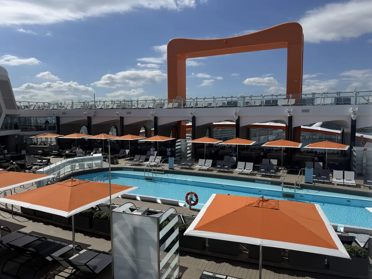 Celebrity-Xcel-Pool-Deck-Magic-Carpet