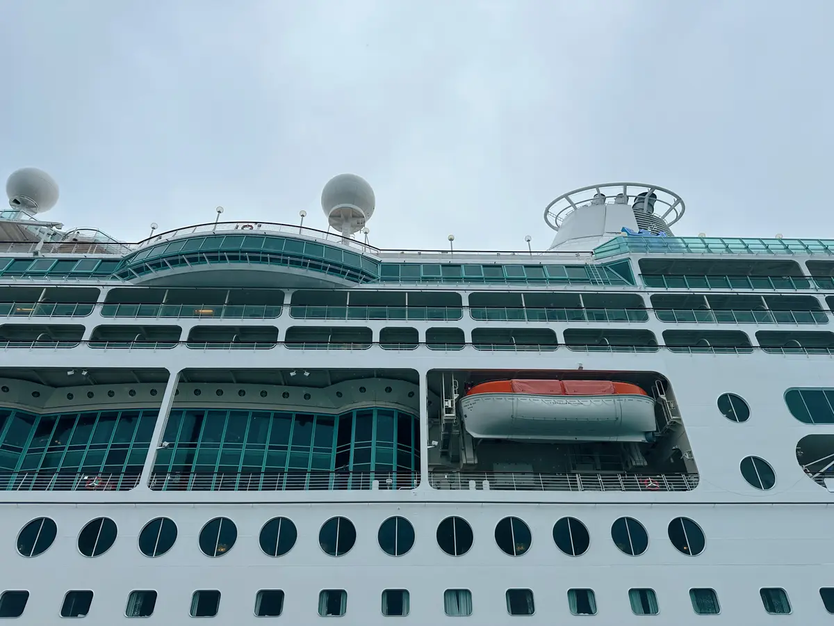 Vision-Exterior-Docked-Small-Ship