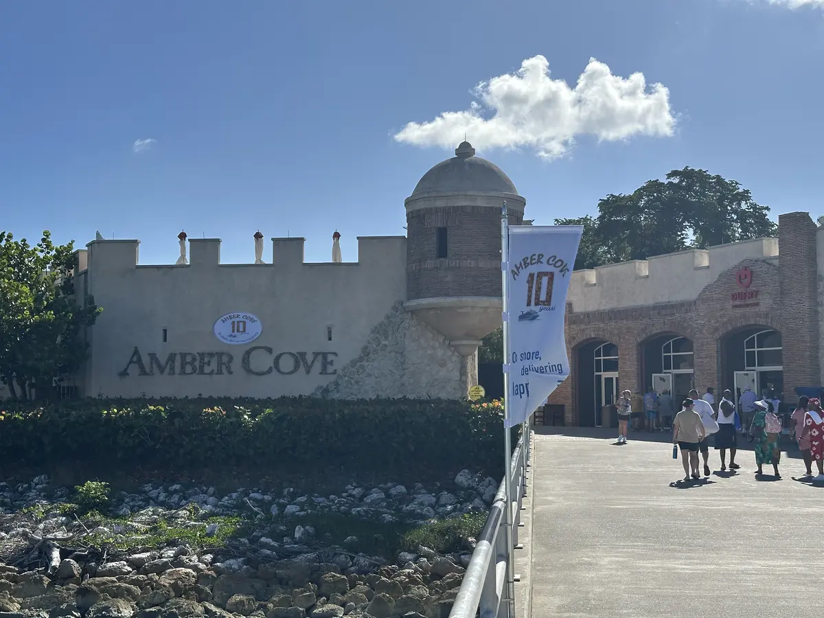 Entrance to Amber Cove