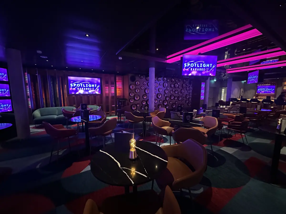 Spotlight Karaoke room