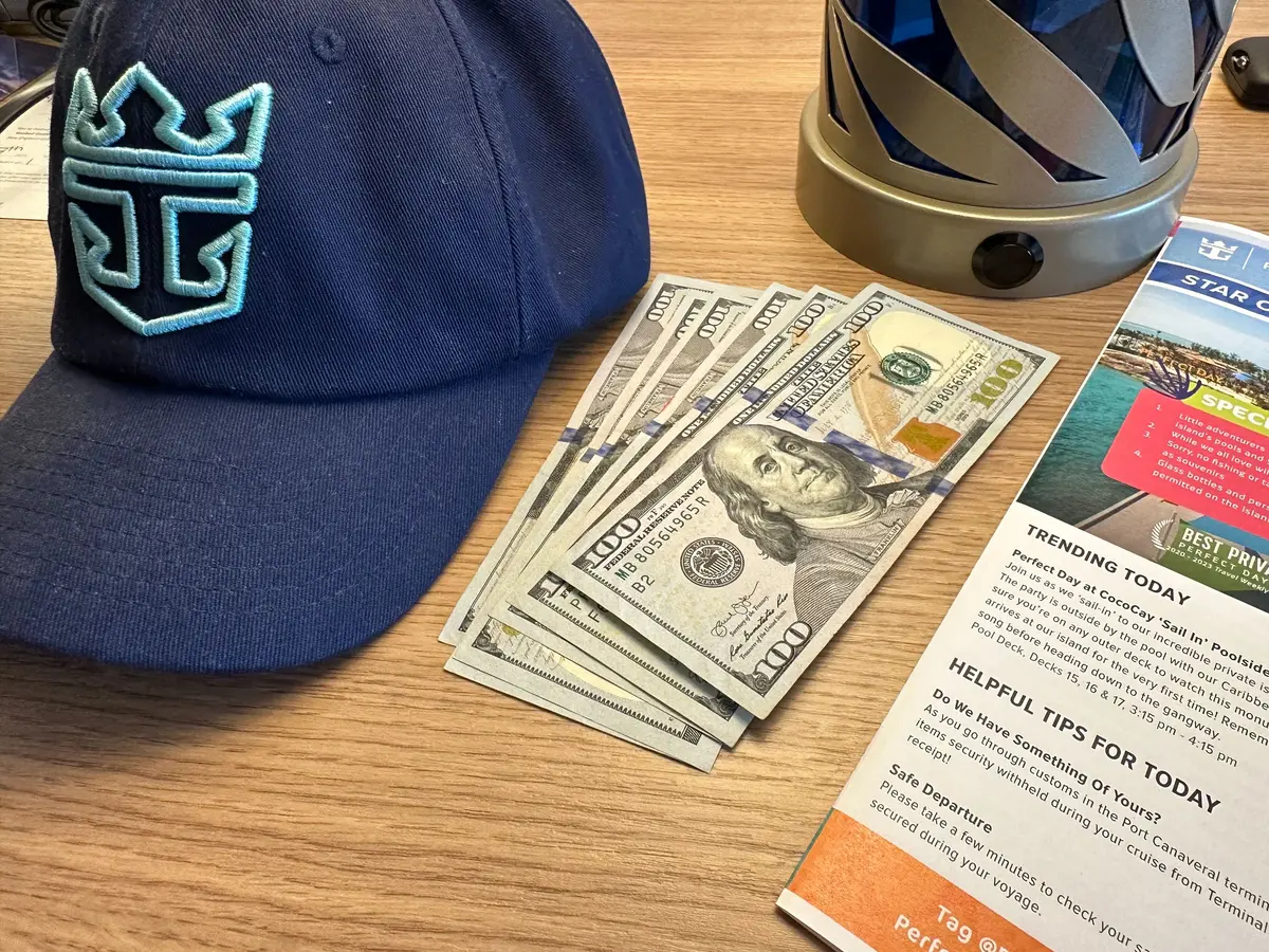 Cash Cruise Cabin Vanity