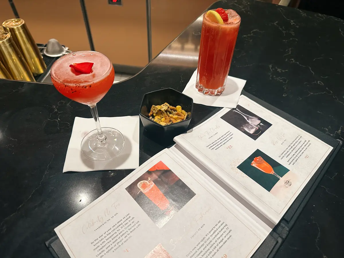 Cocktails at the World Class Bar