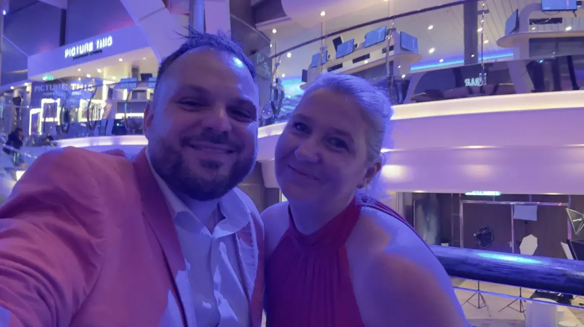 Lauren-Armstrong-Cruise-Director-Instagram