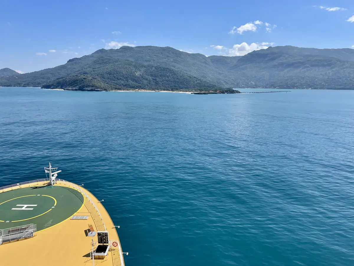 Oasis of the Seas sailing into Labadee