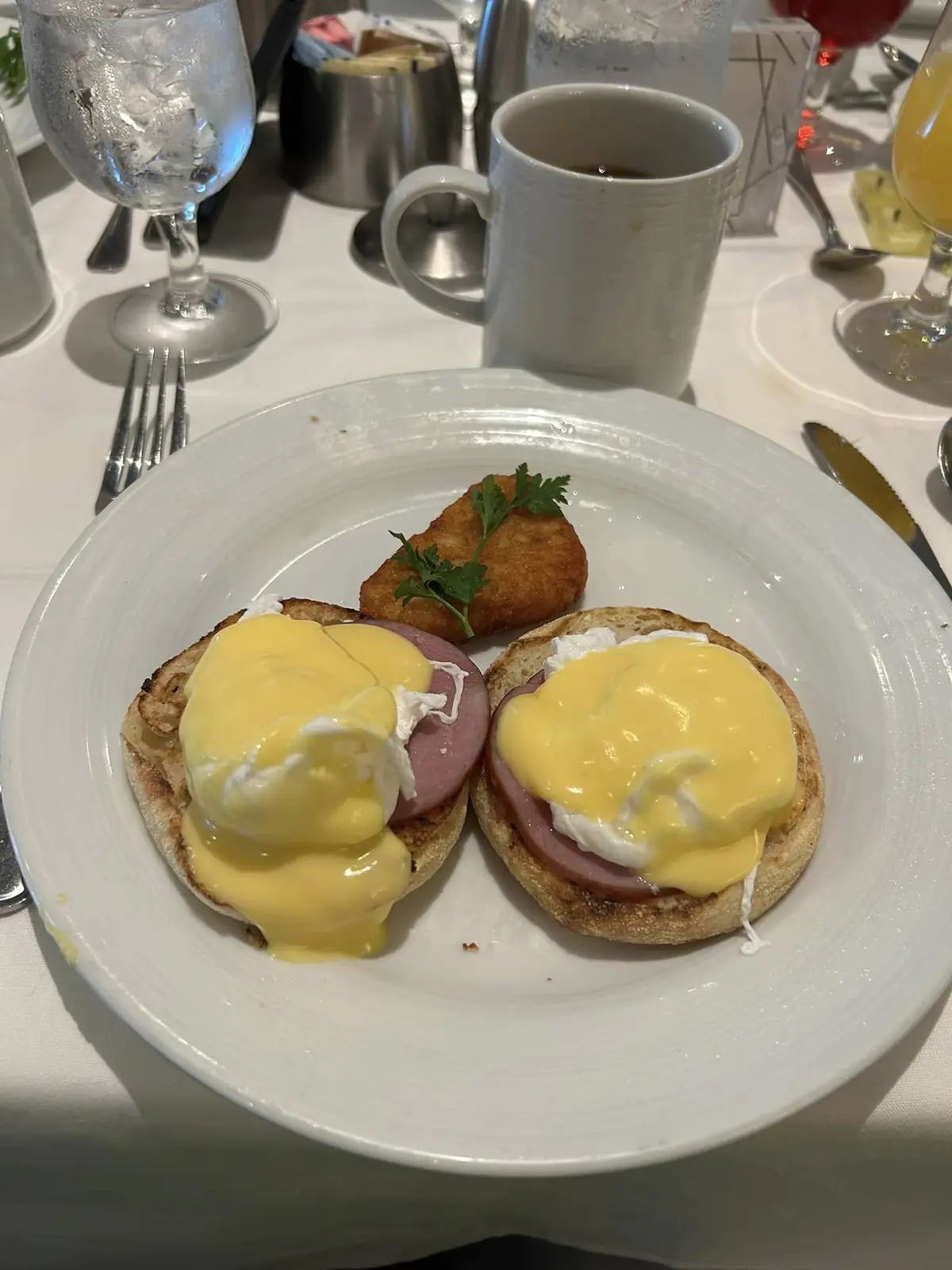 Eggs benedict