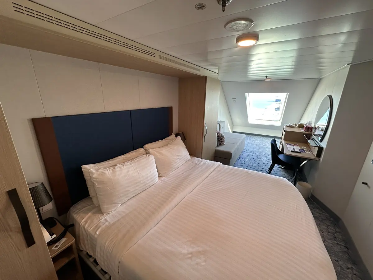 Oceanview cabin forward