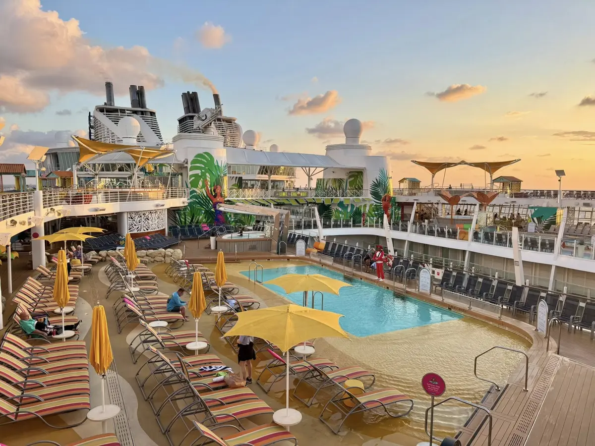 Allure of the Seas pool deck
