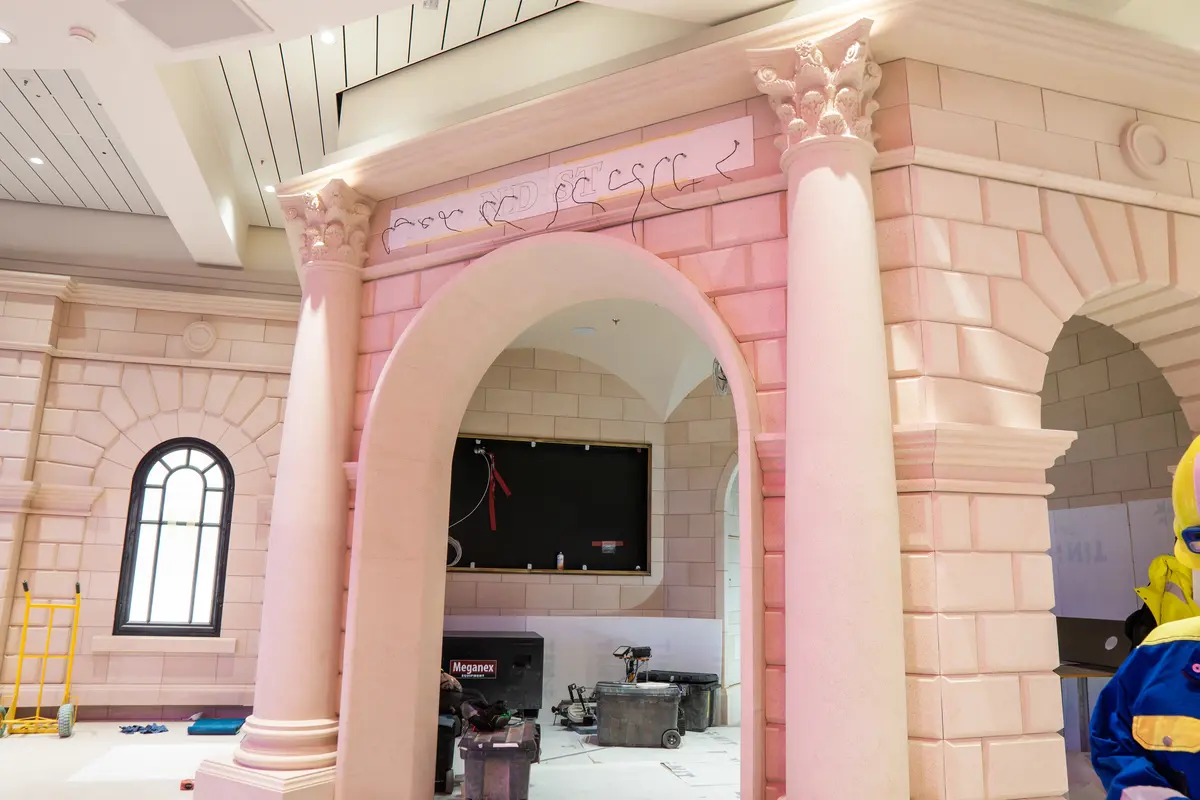 Royal Railway on Legend of the Seas entrance