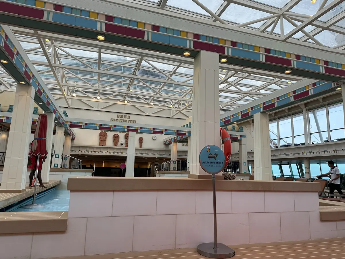 Vision of the Seas Solarium