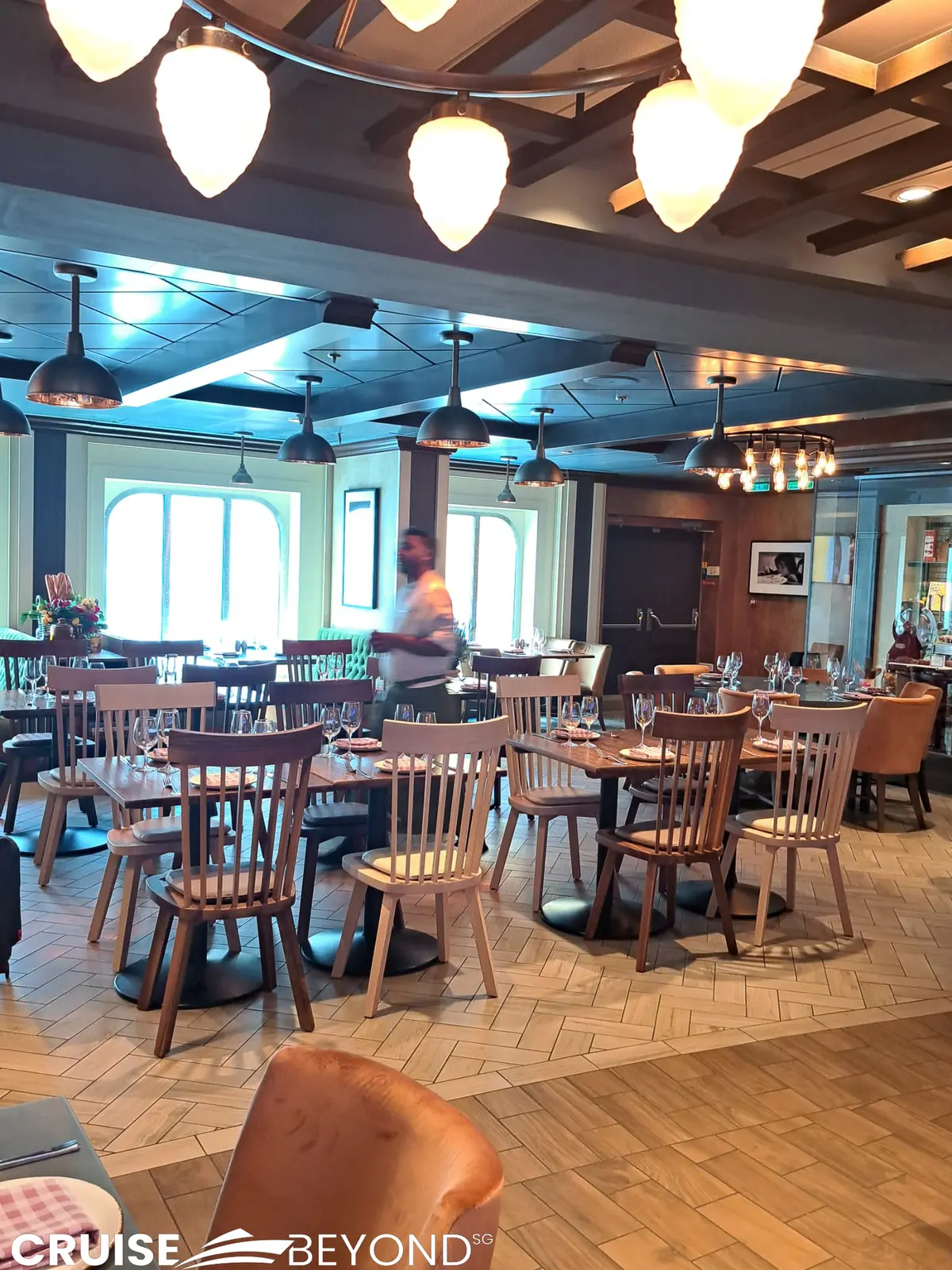 Tables inside Giovanni's Italian