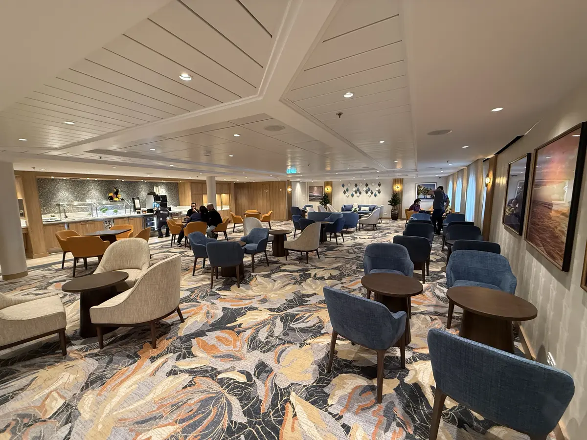 Crown Lounge