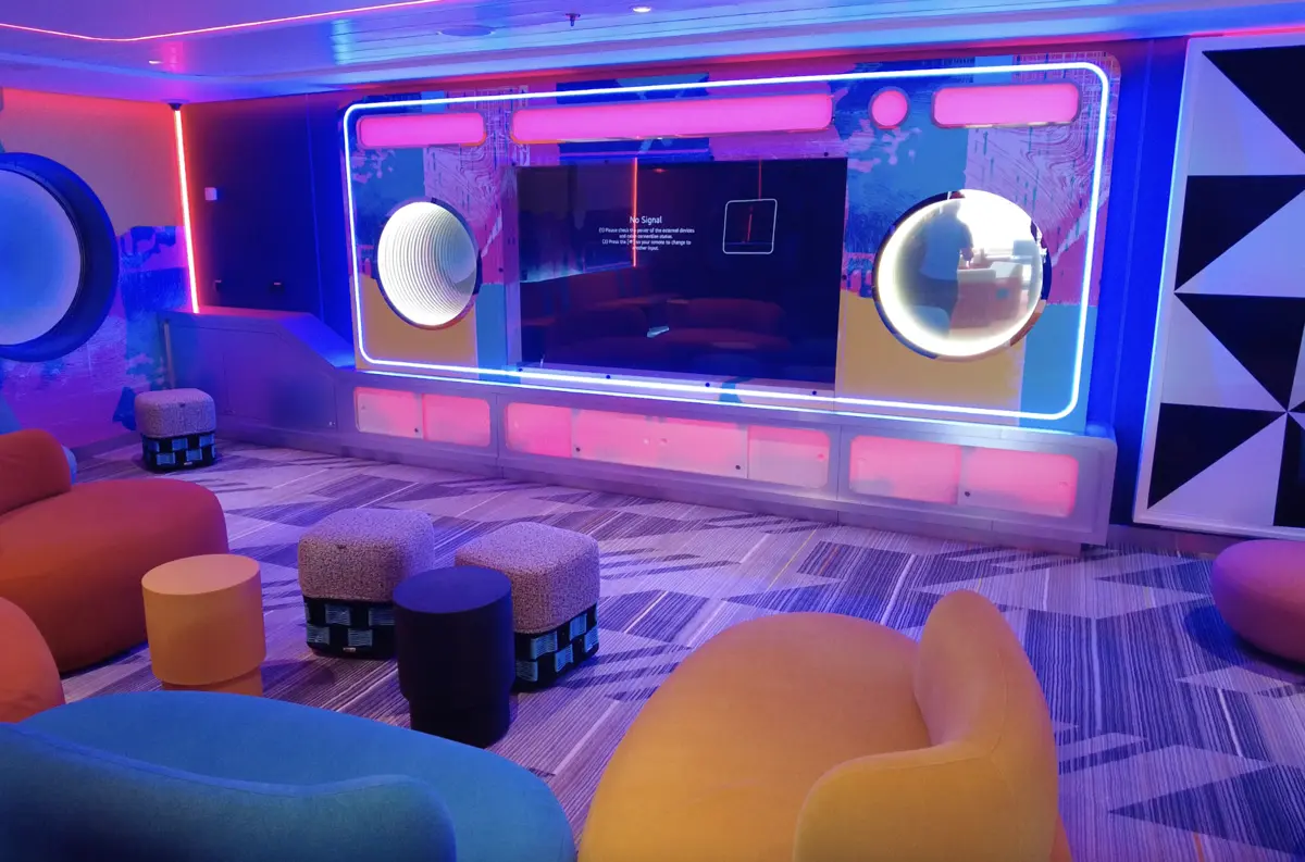 Teen Lounge Harmony