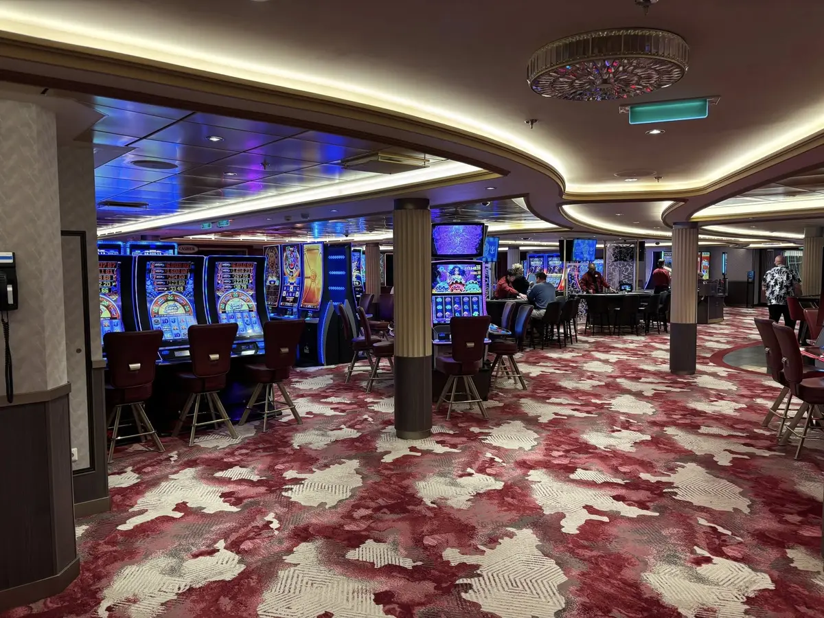 Non-smoking casino Ovation of the Seas
