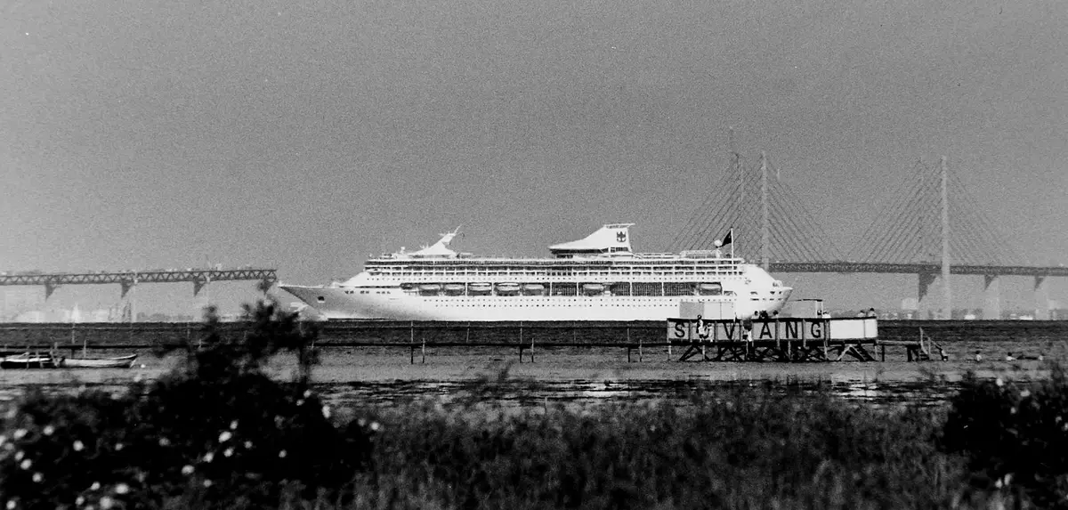 Legend of the Seas in 1999