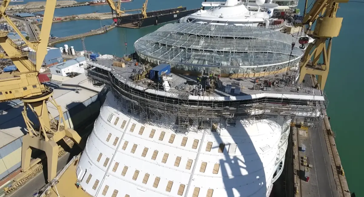 How is a cruise ship amplified? 