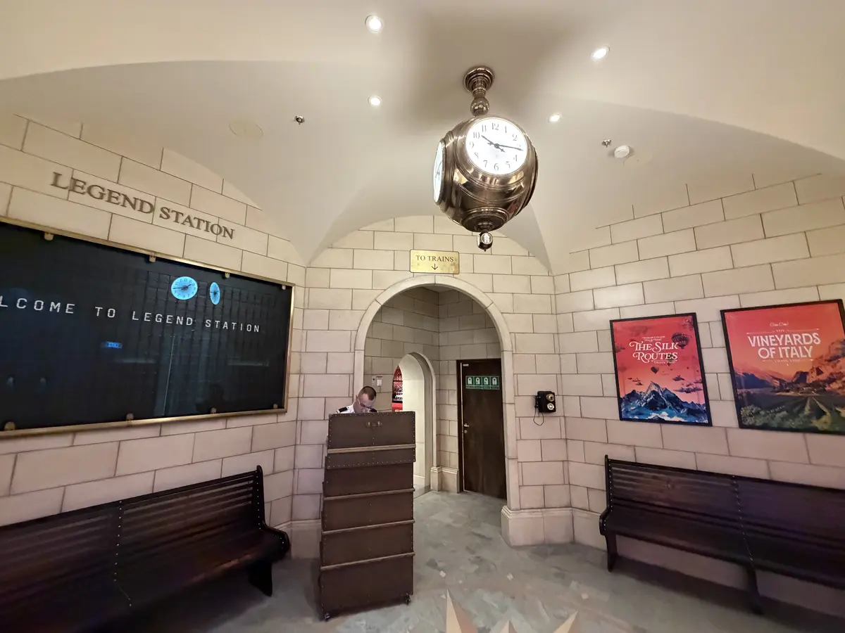 Royal Railway entrance