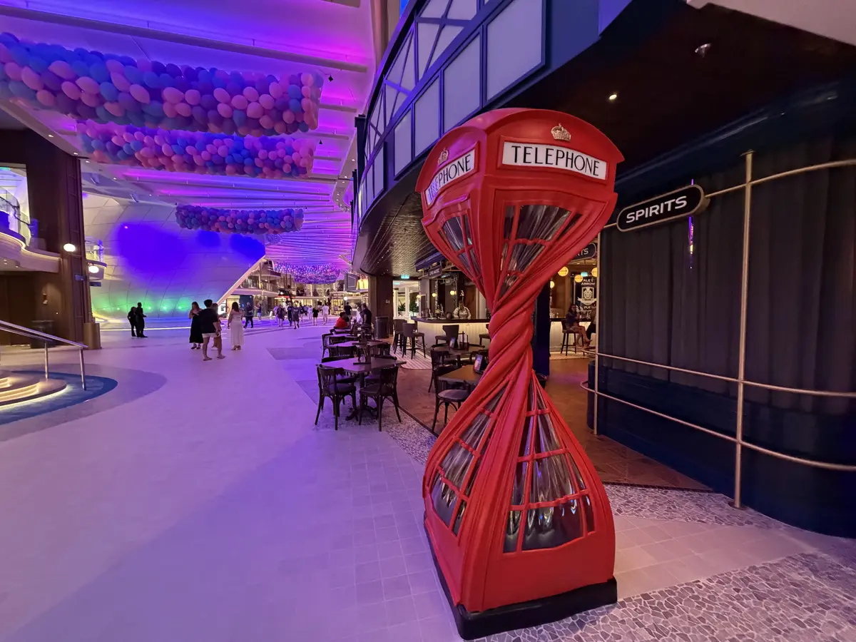Legend of the Seas Promenade Art