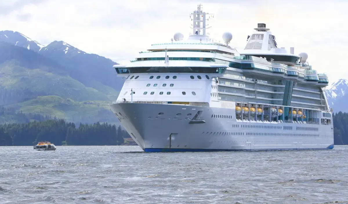 Alaska proposes tax rebate for cruisers