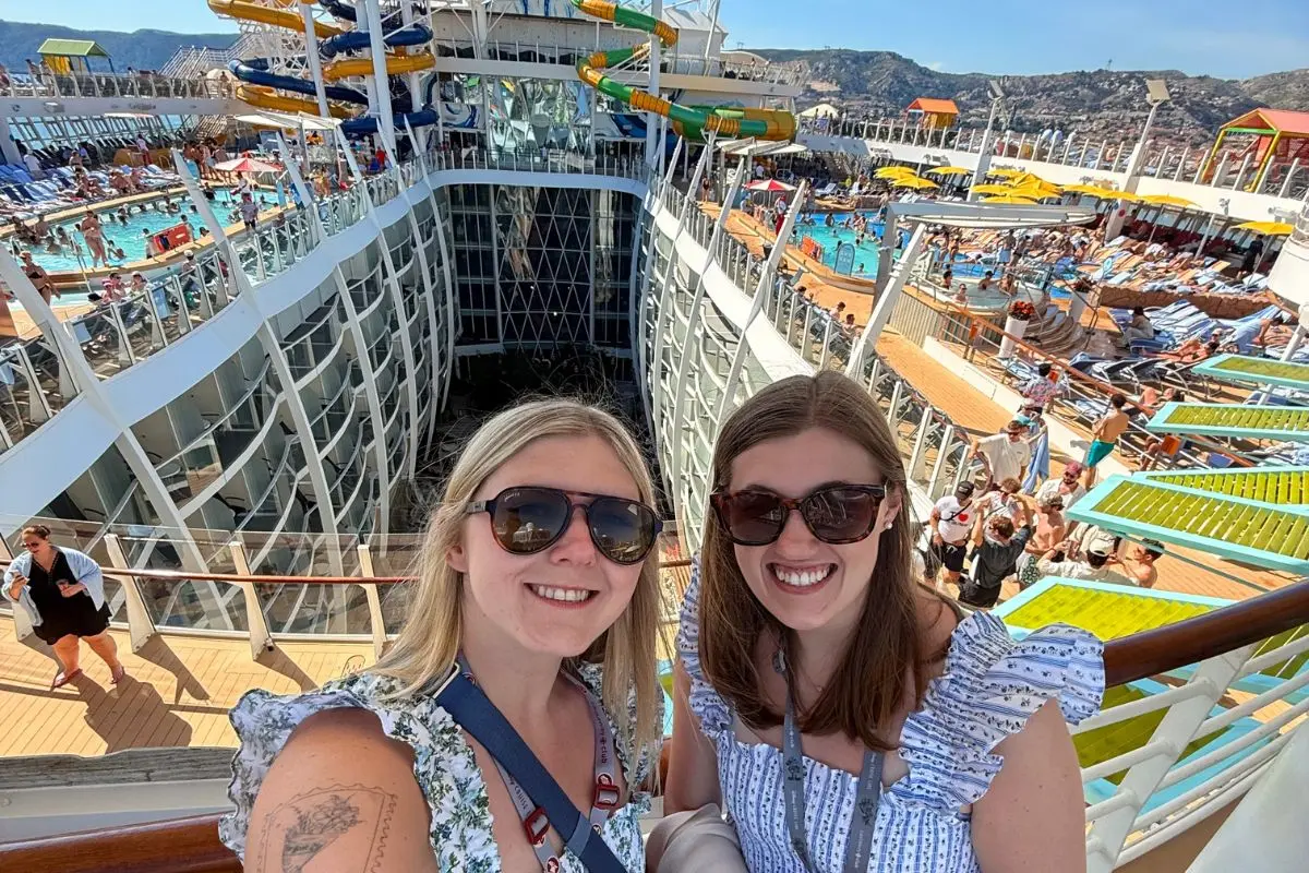 Elizabeth and her sister on Harmony of the Seas Elizabeth and her sister on Harmony of the Seas
