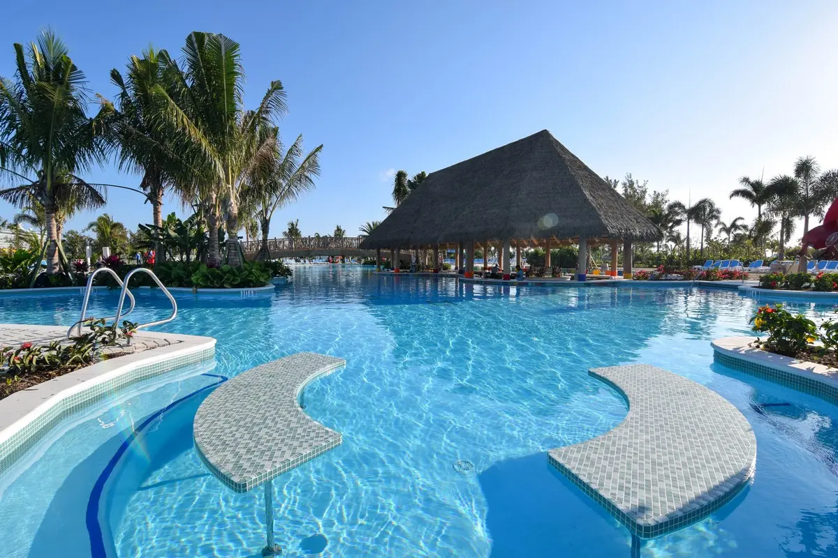 Oasis Lagoon Bar CocoCay