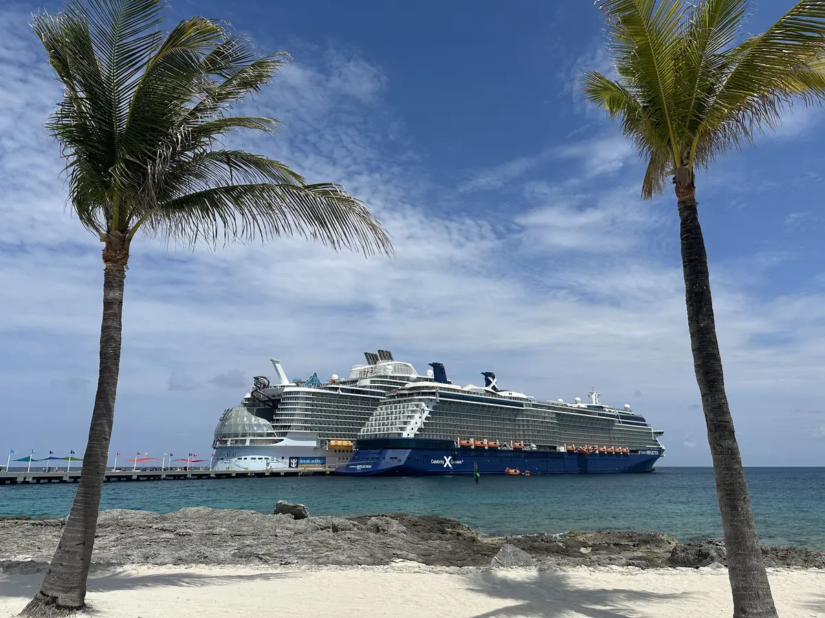 Reflection-Wonder-CocoCay Reflection-Wonder-CocoCay